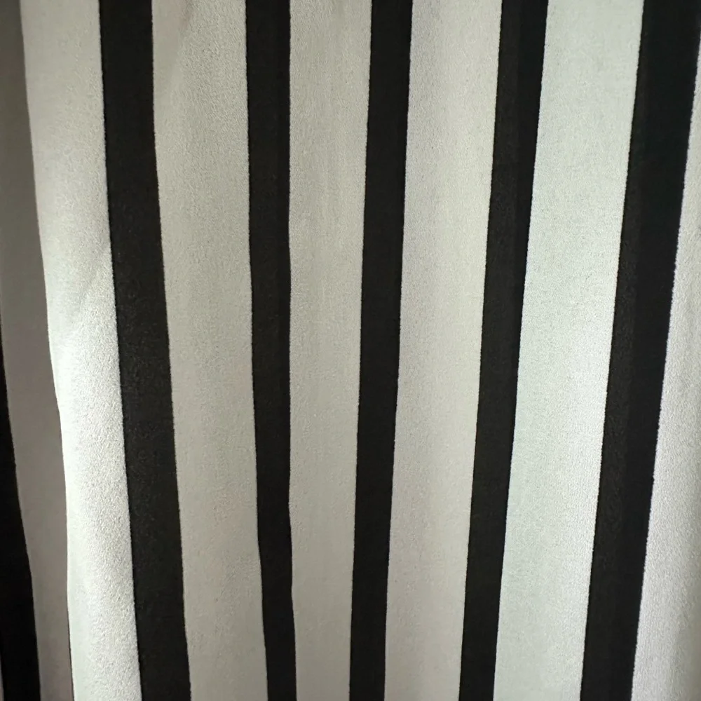 Express Black and White Striped Portofino Blouse - Picture 3 of 4